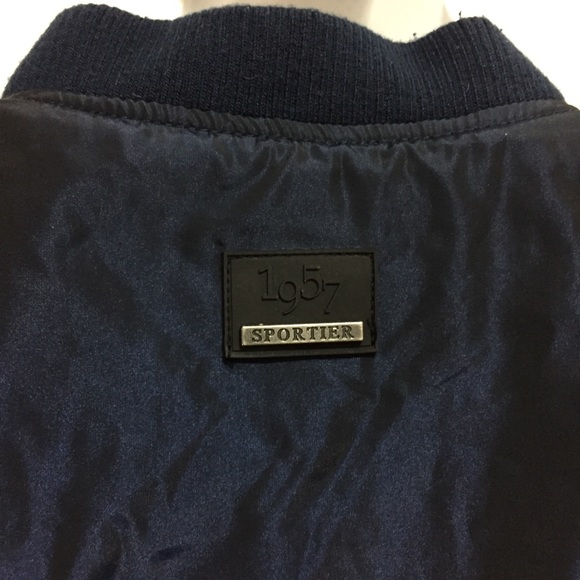 Jacket fits women’s small - Picture 4 of 5